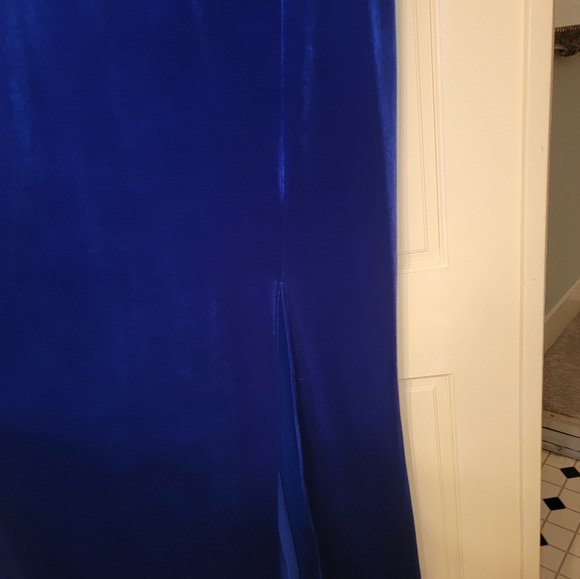 PLUS SIZE FORMAL DRESS - Picture 2 of 3